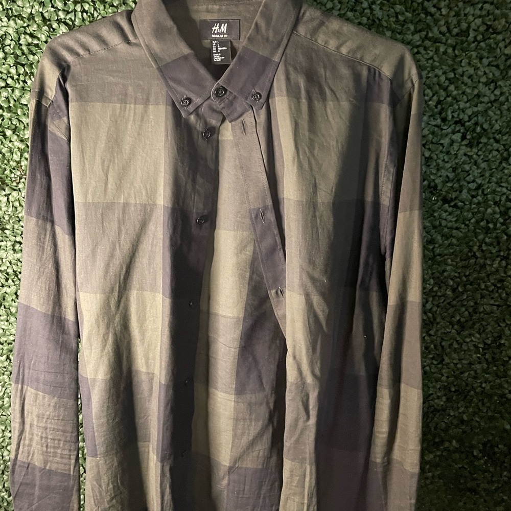 Large H&M button-down plaid shirt green and white